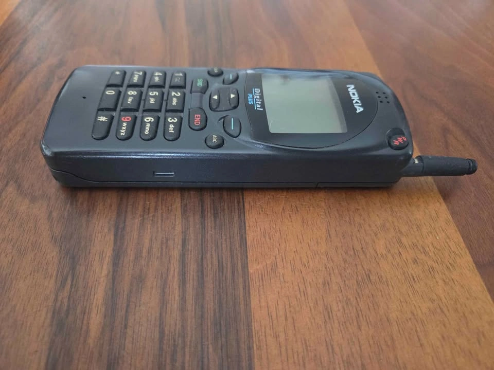 Vintage Nokia 2160 EFR Cell Phone & Battery ca. 1996 - photo 4