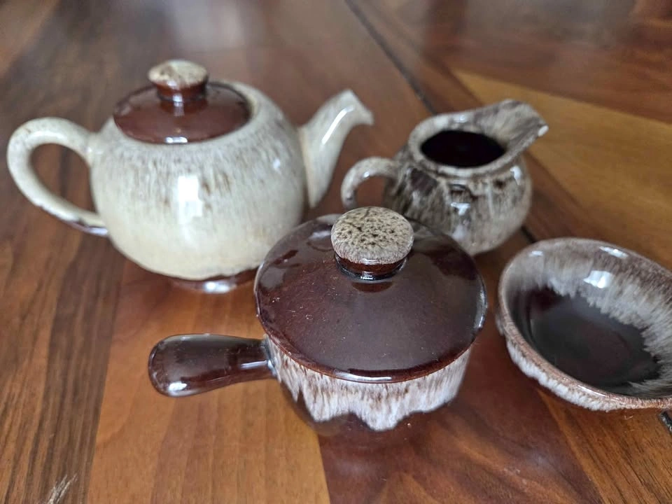 Vintage Evangeline Canada 4 Piece Tea Set With Lids