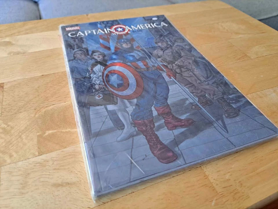 Captain America: Red, White & Blue Marvel Graphic Novel - Mint C