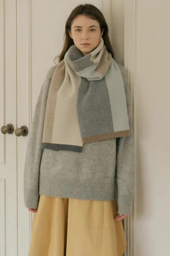 Thermal Contrast Acrylic Scarf - photo 2