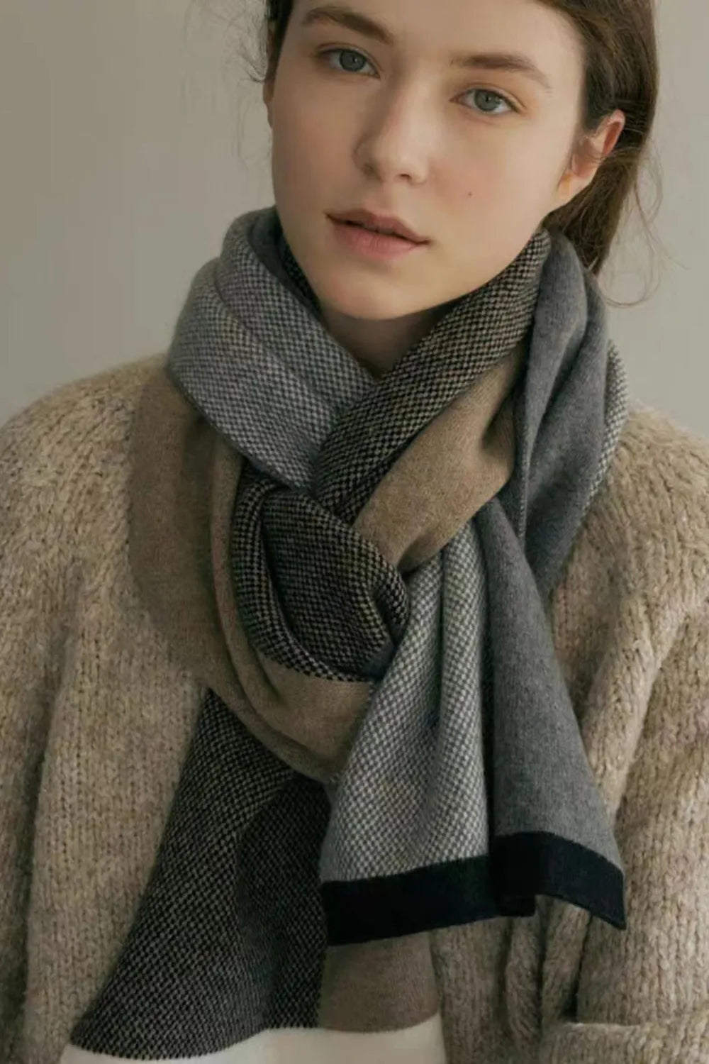 Thermal Contrast Acrylic Scarf - photo 4