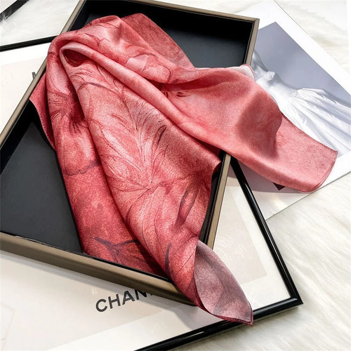 Small square scarf, mulberry silk flower, Hangzhou silk scarf - photo 3