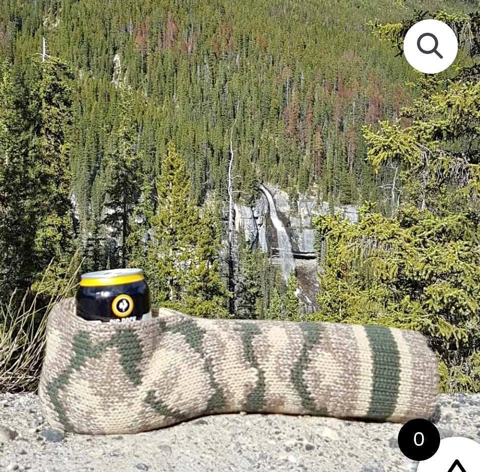 NEW WITH TAGS Mittz CAMO DRINKING GLOVE