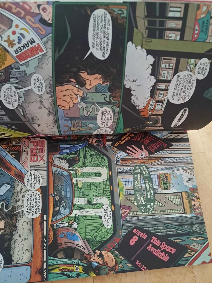 Transmetropolitan Graphic Novels 2009 Near Mint Condition - photo 4
