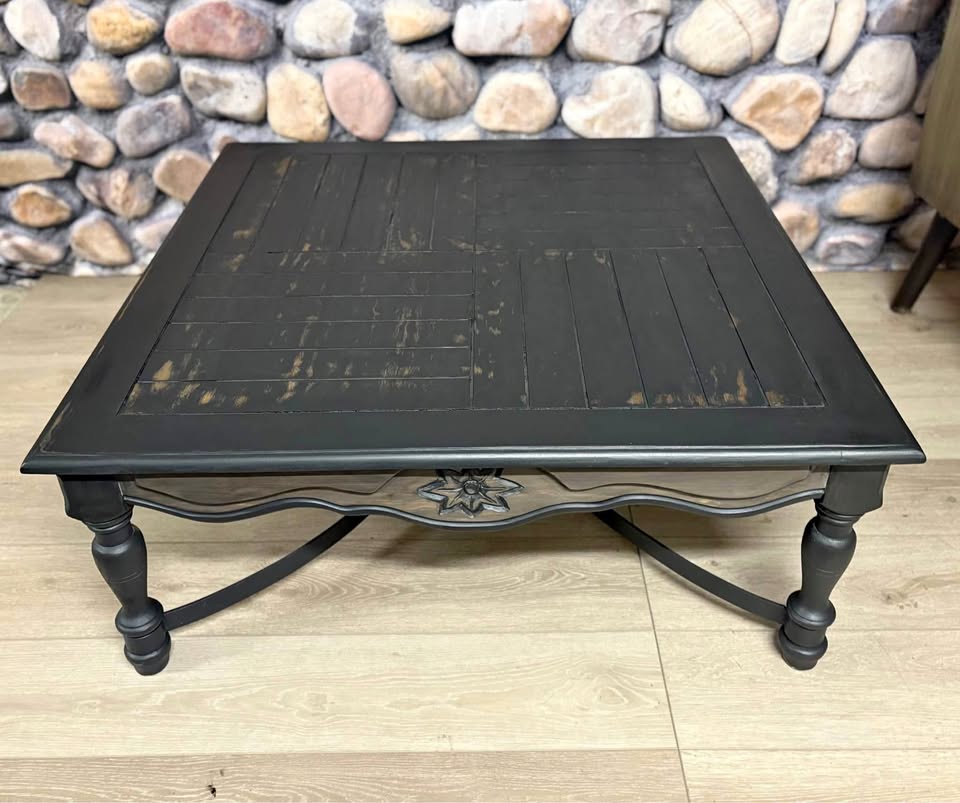Rustic Farmhouse pine coffee table