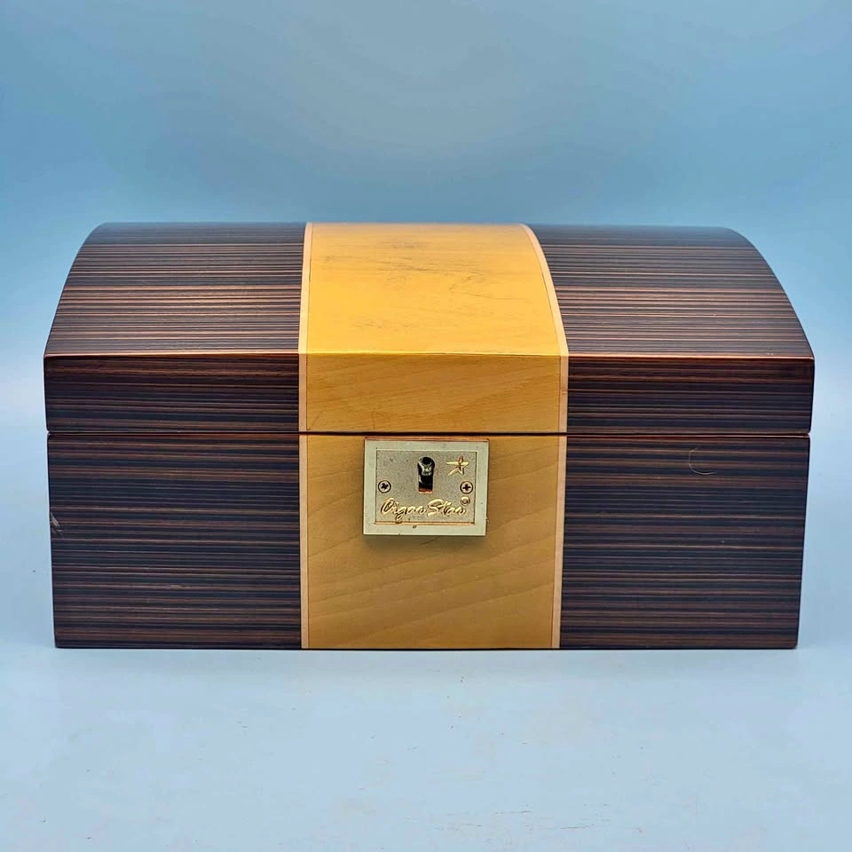 Cigar Star Humidor, 10.25″ L x 8.75″ W x 4.5″ H, 60 Capacity