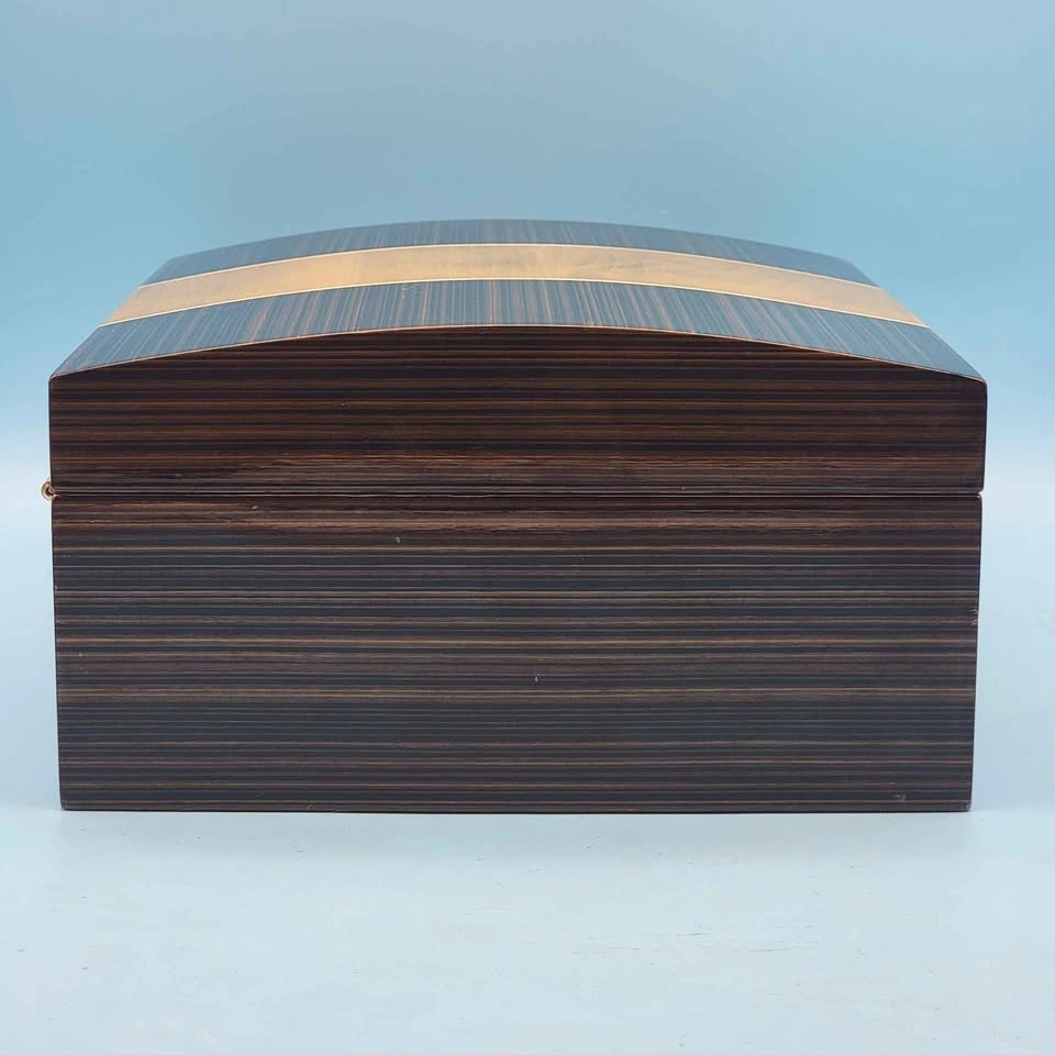Cigar Star Humidor, 10.25″ L x 8.75″ W x 4.5″ H, 60 Capacity - photo 2