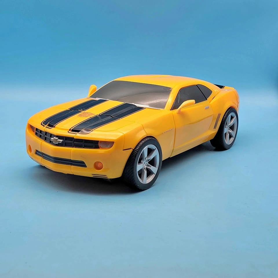 Transformers Movie (2007) Ultimate Bumblebee 13 inch Figure
