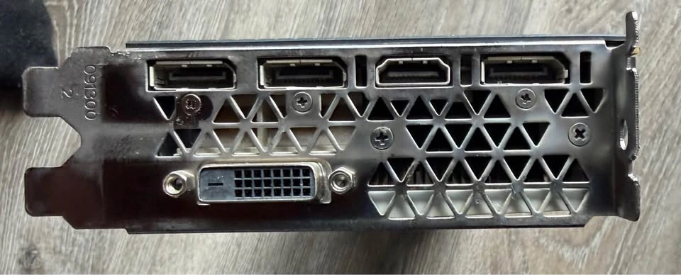 GeForce GTX 1080 - photo 3