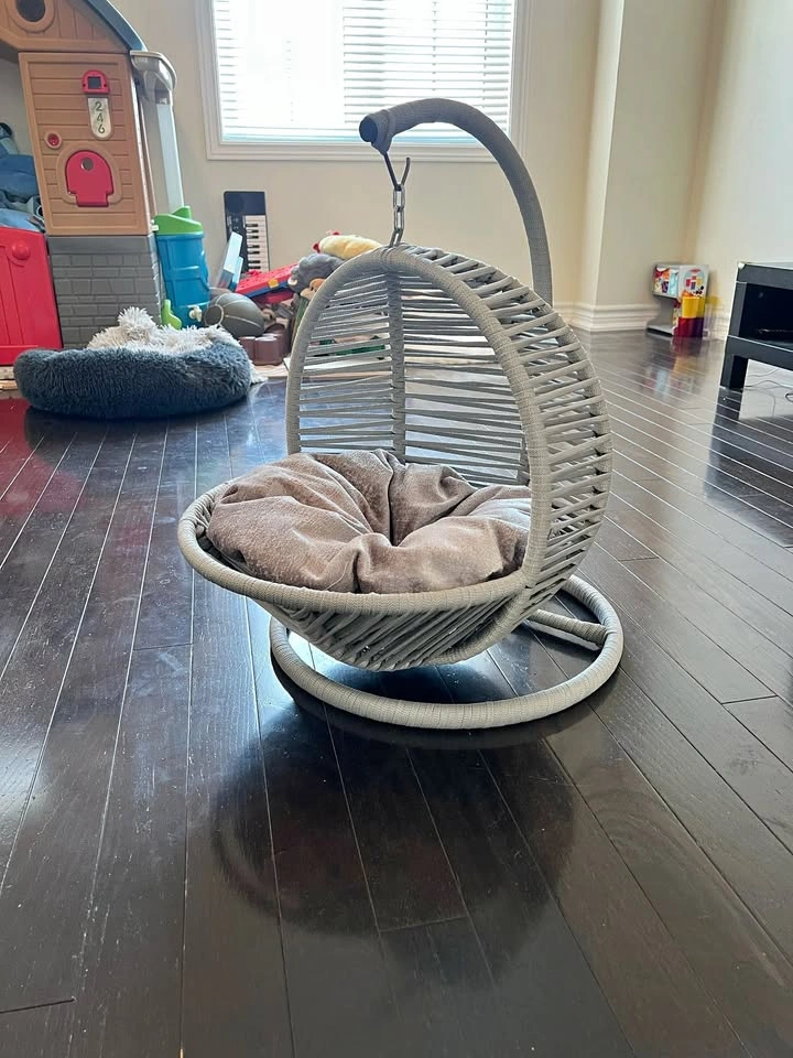 Brand new premium hanging pet bed / swing hammock