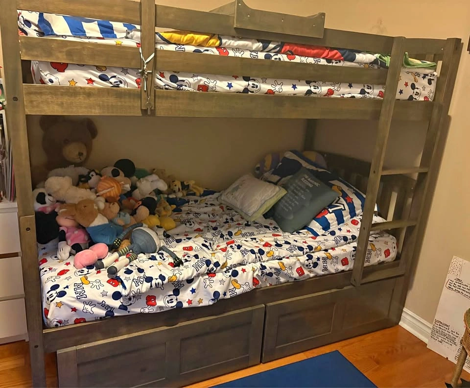 Bunk bed with Drawers