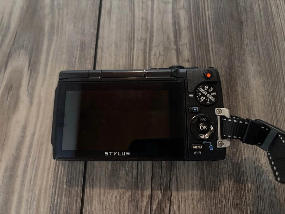 OLYMPUS STYLUS TOUGH TG-860 DIGITAL CAMERA - FLIP SCREEN - photo 3