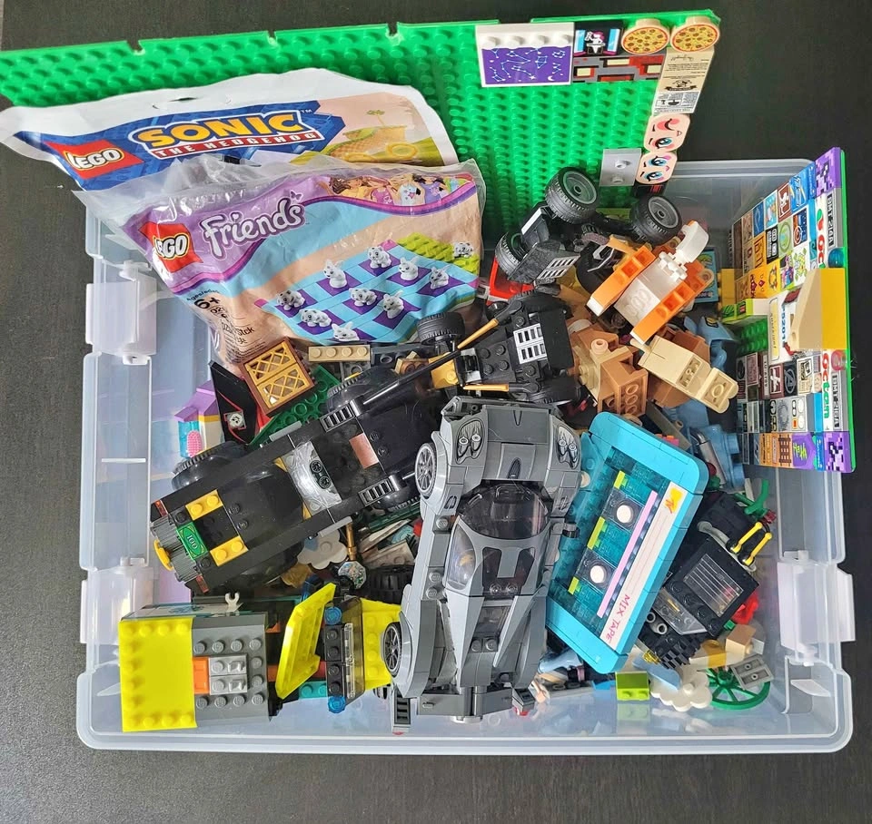 LEGO Pieces lot (Need picked up today)
