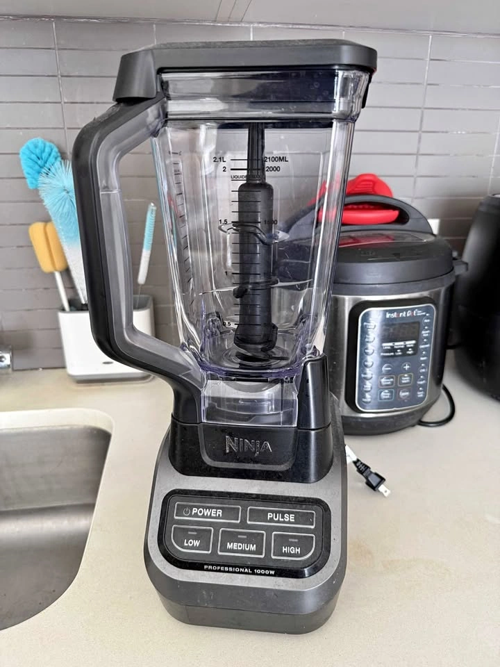 Ninja Professional Blender BL610 - 72 oz Pitcher, 1000W