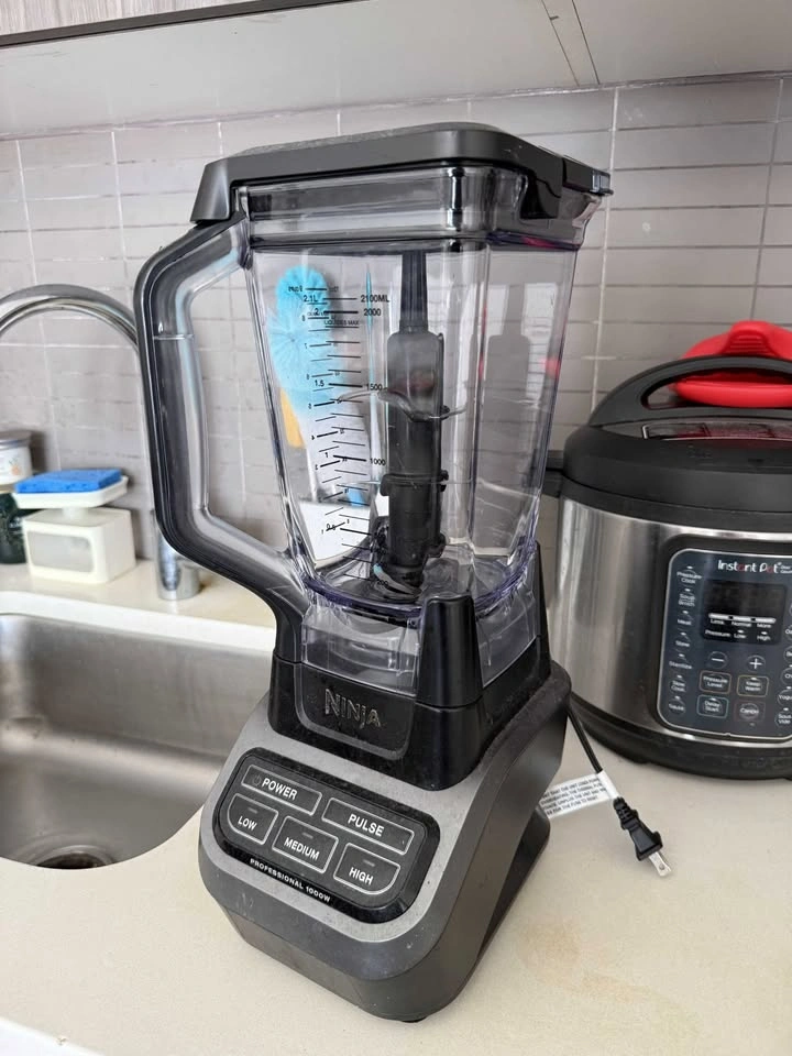 Ninja Professional Blender BL610 - 72 oz Pitcher, 1000W - photo 2