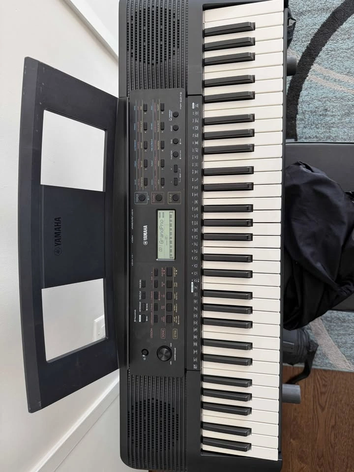 Yamaha PSR-E273 61-Key Keyboard w/ Stand, Bench, Cover - photo 3