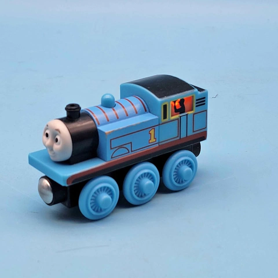 THOMAS LIGHT-UP REVEAL (2015) Engine Wooden Railway VHTF