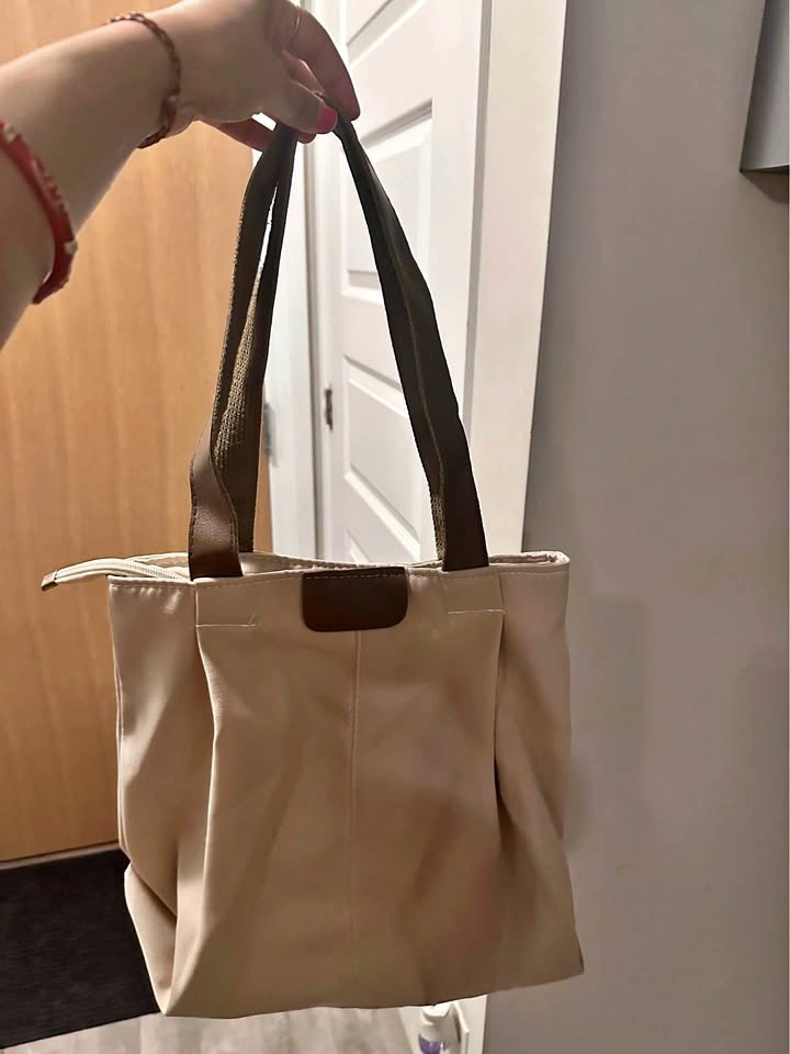 Moving sale: Simple lightweight shoulder tote bag