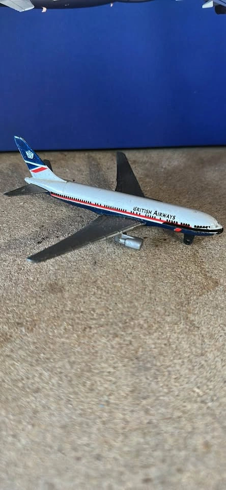 Schuco British Airways Boeing 747 Die-Cast Model Plane - photo 2