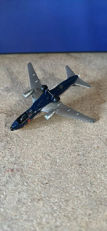 Schuco British Airways Boeing 747 Die-Cast Model Plane - photo 4