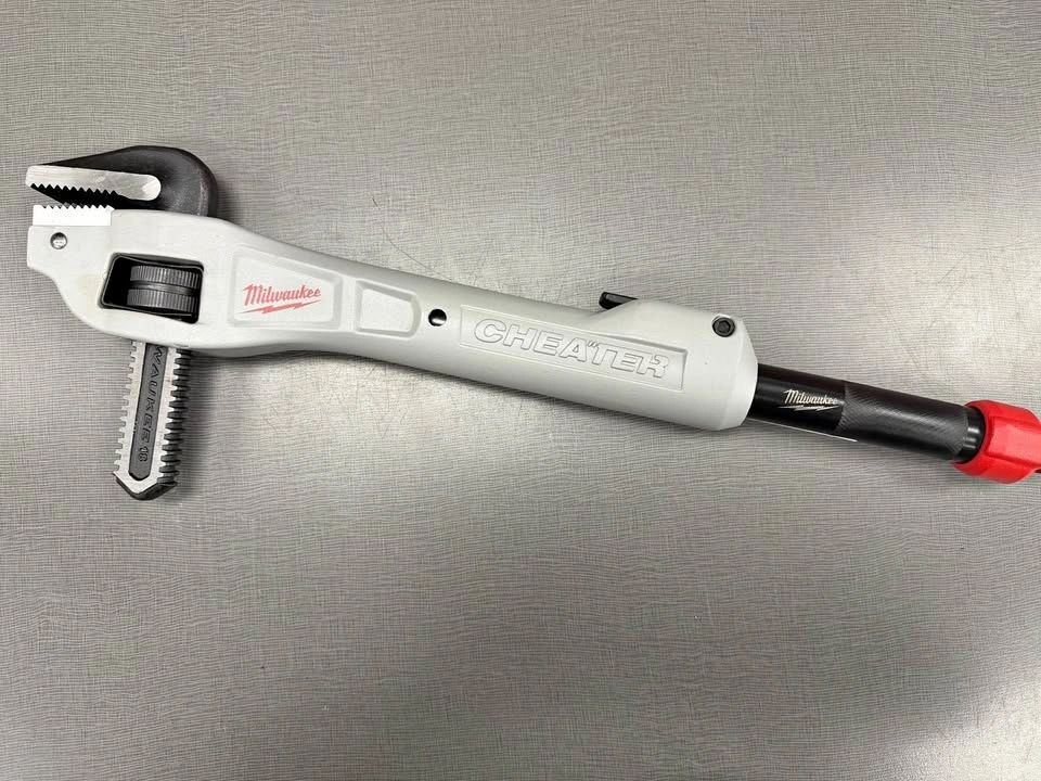 Milwaukee Tool Aluminum Cheater Adaptable Pipe Wrench