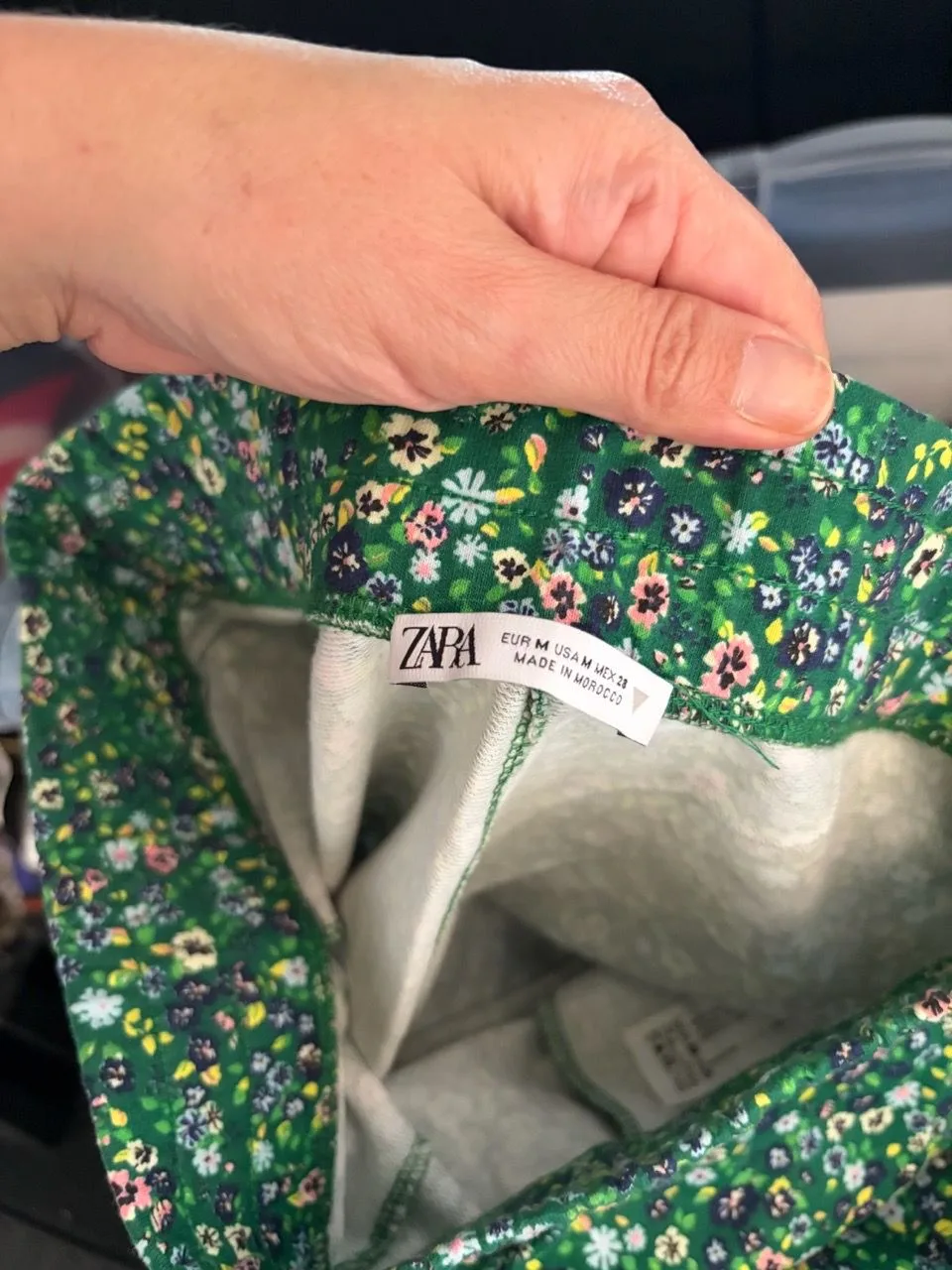 Zara Floral Print pants Size M