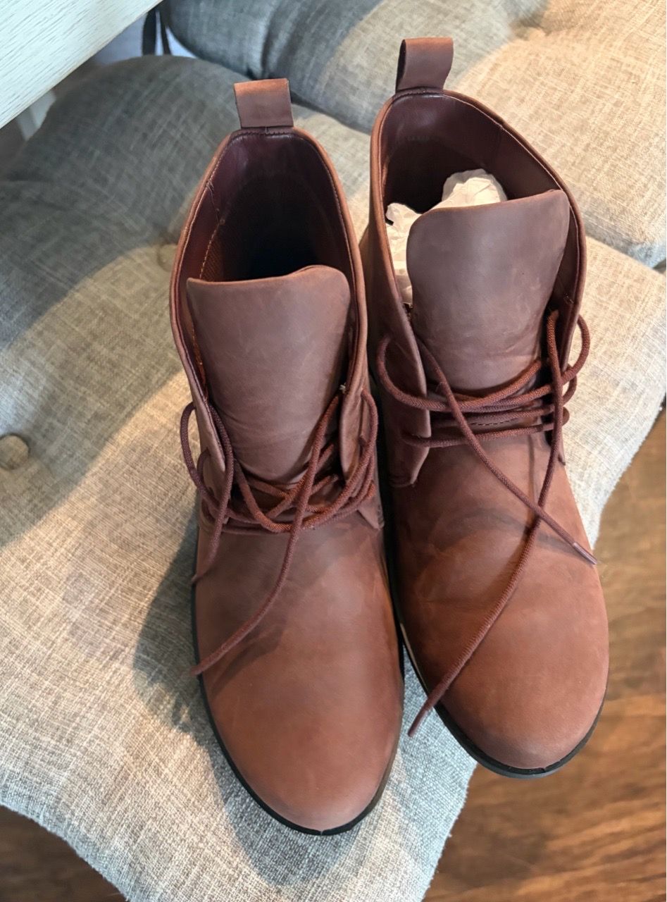 NWOT Ecco women’s chestnut brown leather lace-up ankle booties