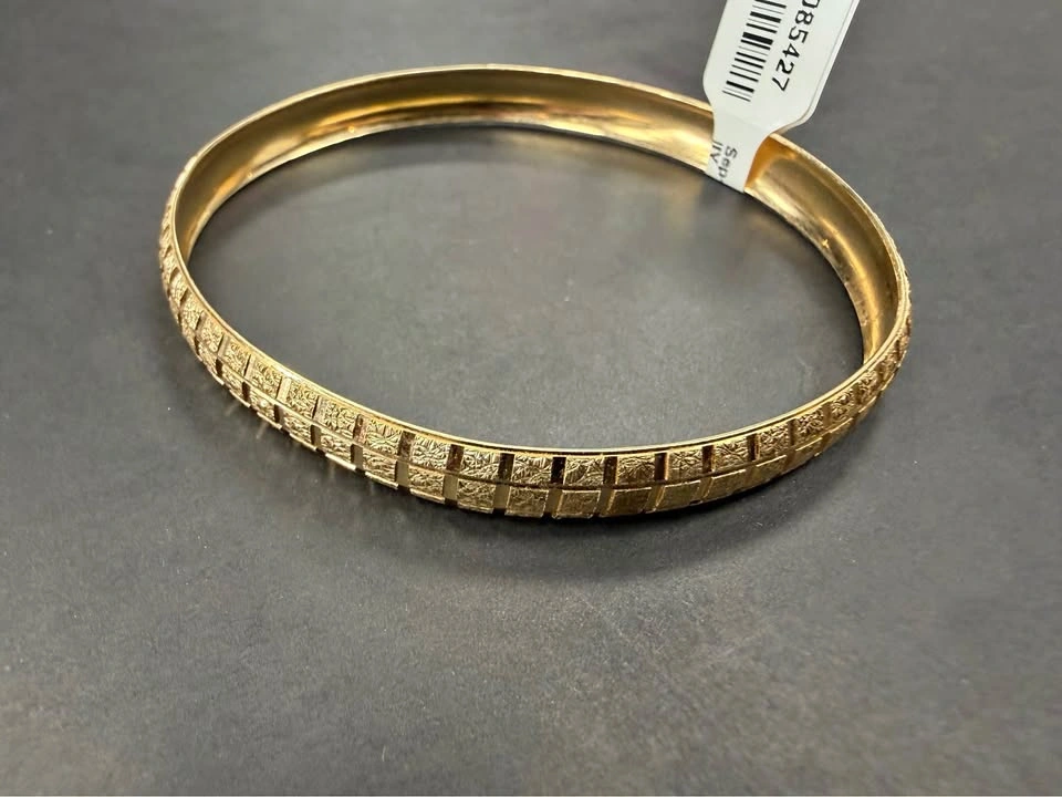10KT 9.76GR 2.5IN Square Cut Bangle