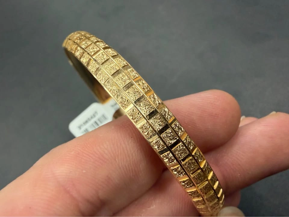 10KT 9.76GR 2.5IN Square Cut Bangle - photo 3