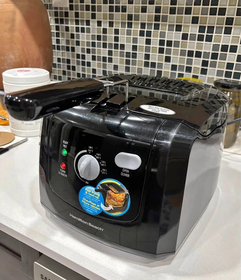 Hamilton Beach 2L Deep Fryer - Like New
