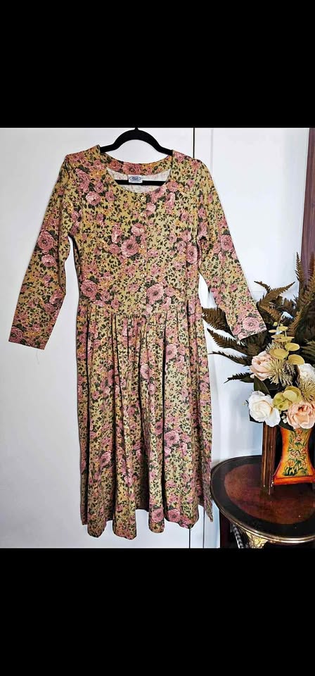 Sz 8 Laura Ashley Floral Long Sleeve Midi Dress