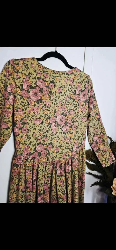 Sz 8 Laura Ashley Floral Long Sleeve Midi Dress image indicator(6)