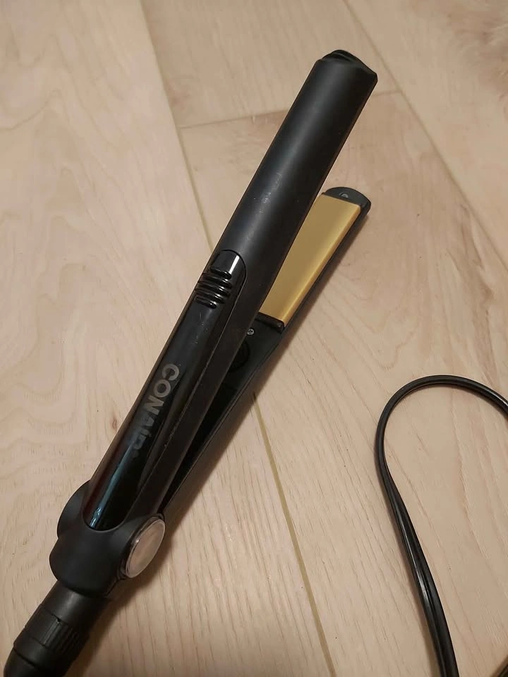 Hair straightener
