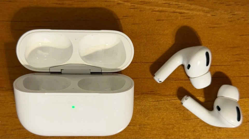 Apple AirPods Pro 1st Gen - As-Is / Audio Issue - Authentic - photo 2