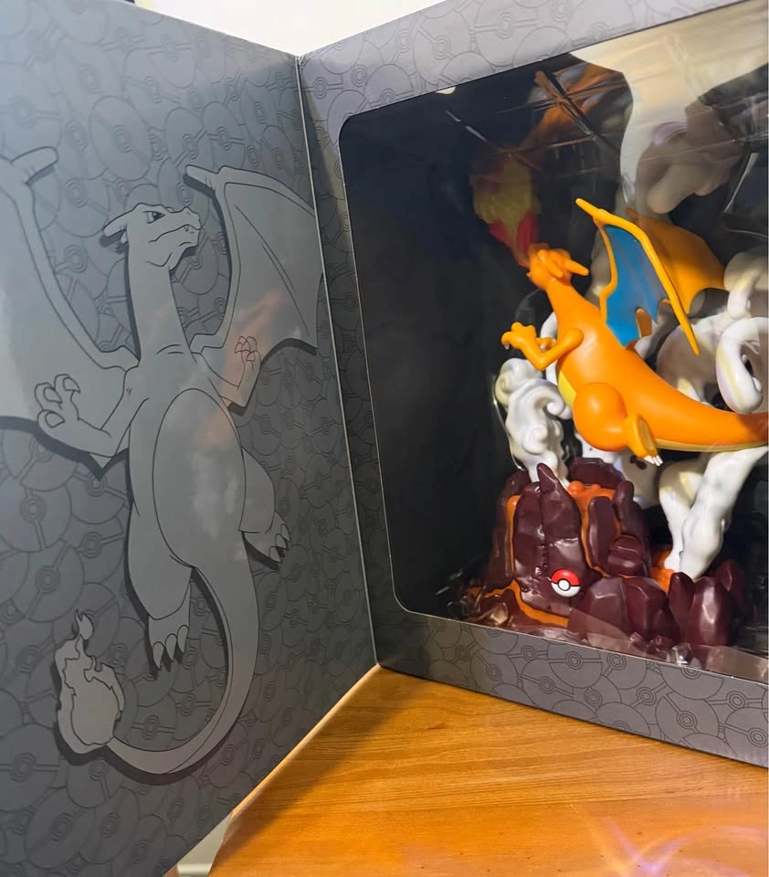 BRAND NEW Pokemon Select 13" Charizard Deluxe Light FX Figure - photo 3
