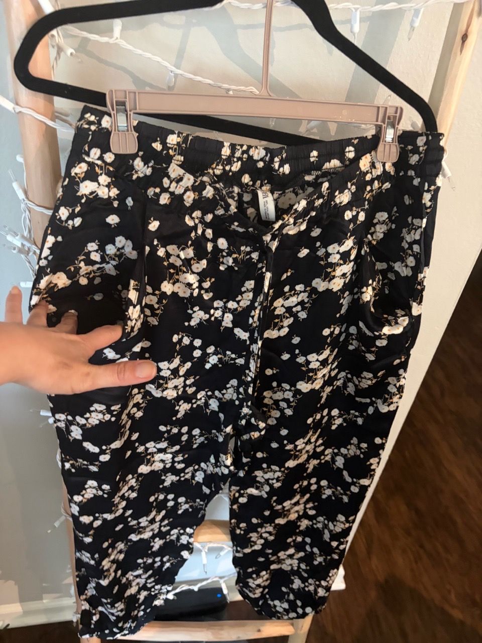 Black Floral Print Relaxed Pants - photo 2