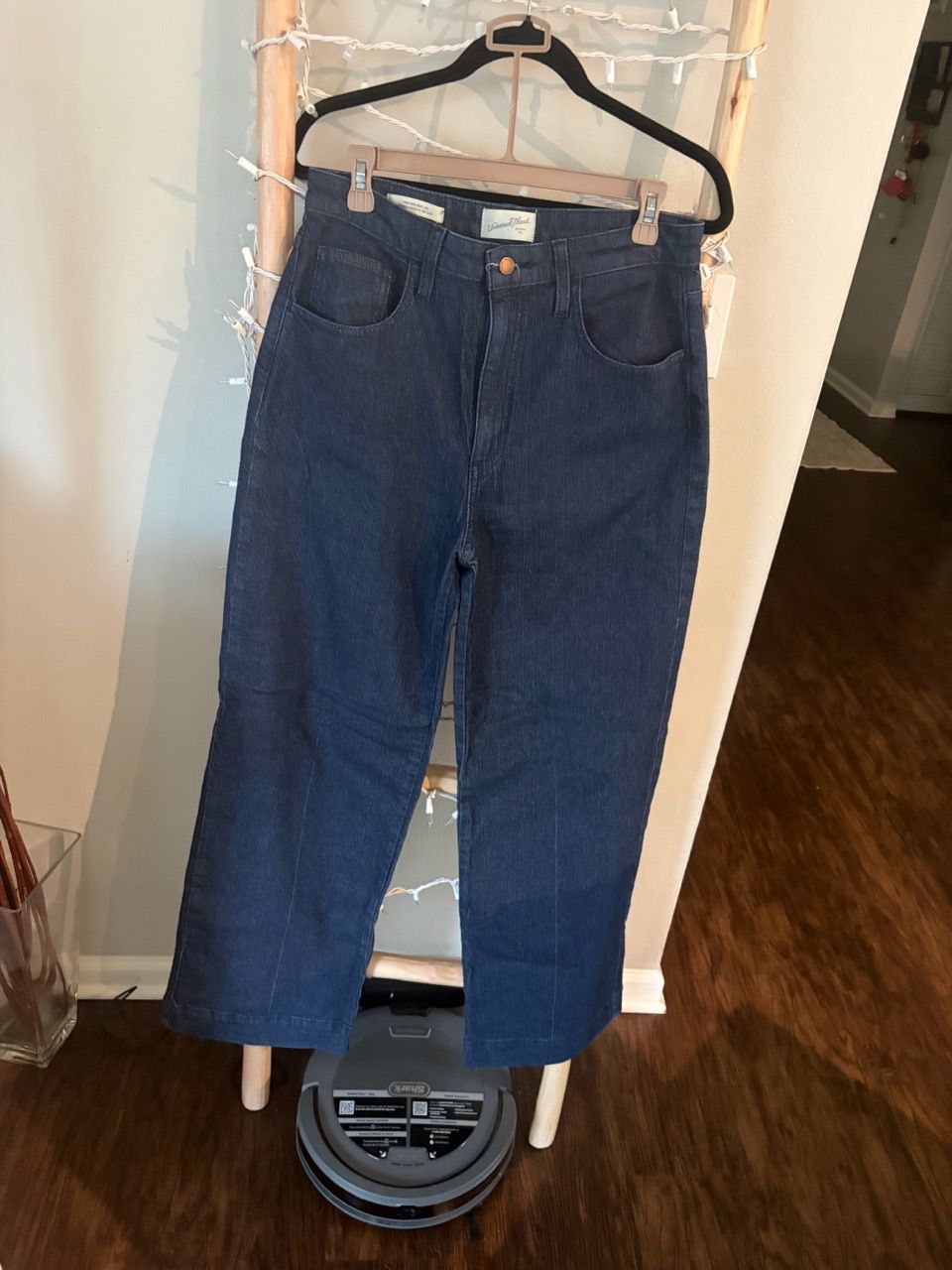 Universal Thread High-Rise Wide Leg Dark Wash Jeans