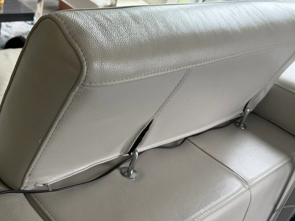 Mobilia Off-white Leather Couch w/ Adjustable Headrest - photo 5