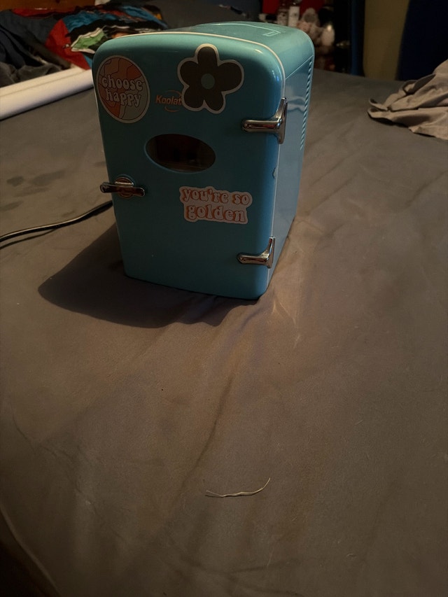 Mini Fridge (Koolatron) – Perfect for Bedroom, Desk or Skincare!