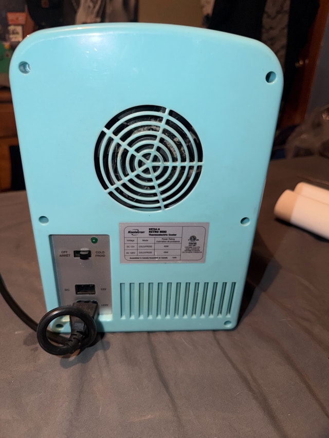 Mini Fridge (Koolatron) – Perfect for Bedroom, Desk or Skincare! - photo 4