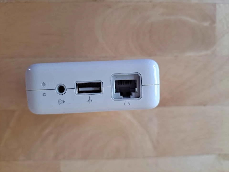 Apple AirPort Express Base Station Model A1084 - photo 5
