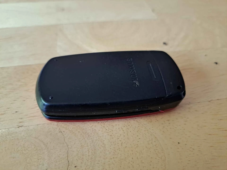 Samsung SPH M300 Flip Phone With Battery No Charger Untested - photo 3