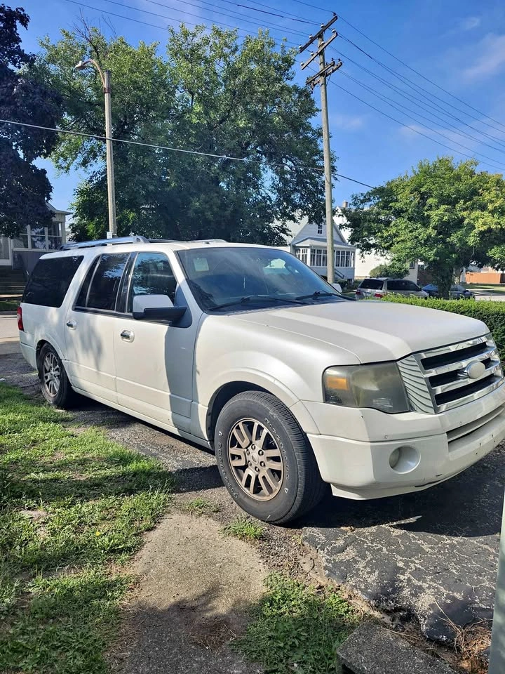 2012 Ford Expedition EL · XL Sport Utility 4D