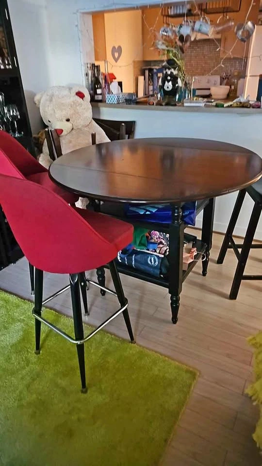 Drop-Leaf Counter Height Sturdy Solid Wood Dining Table + 4 stoo