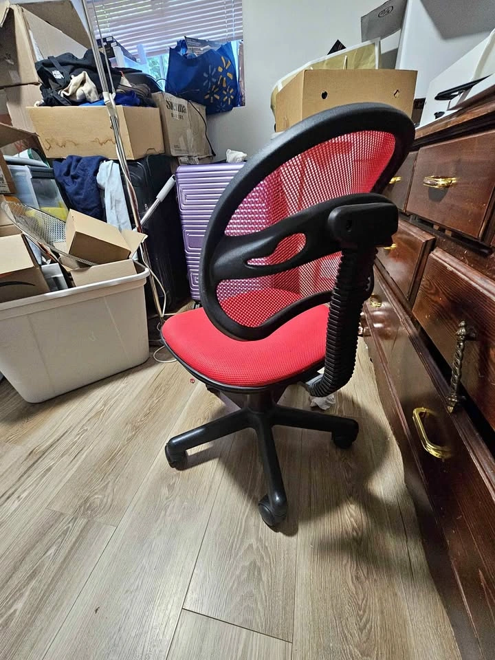 Red Mesh Task Office Chair Compact