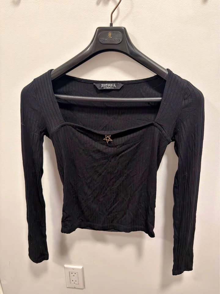 Disturbia square neck pentagram top size 4