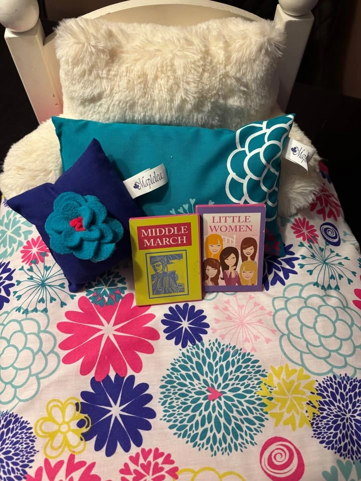 18” Doll Bed and accessories - photo 3