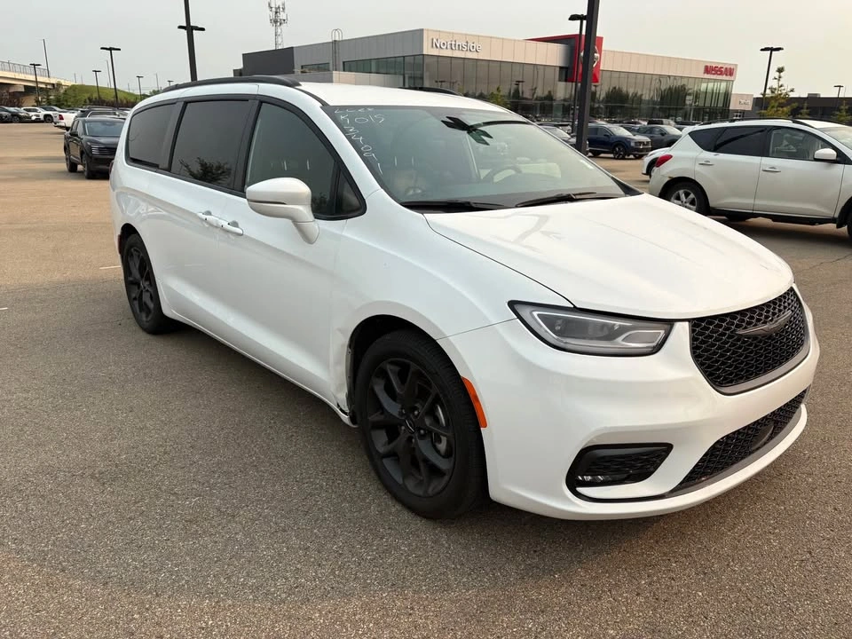2022 Chrysler Pacifica - photo 2