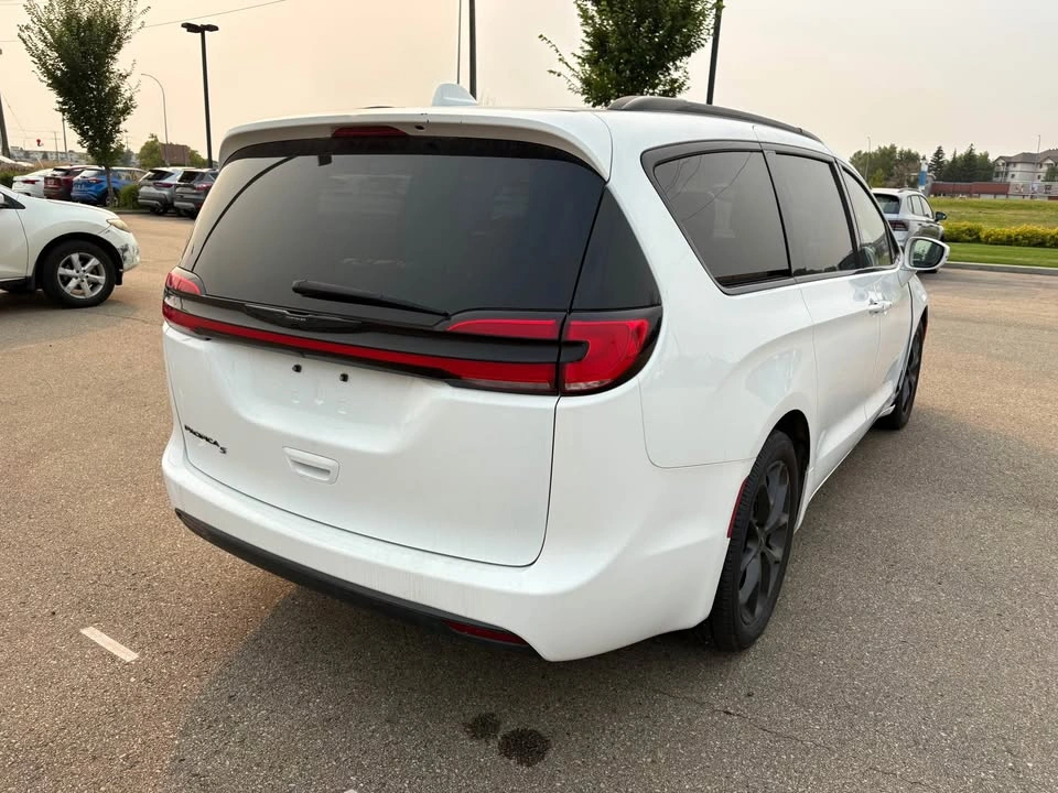 2022 Chrysler Pacifica - photo 3