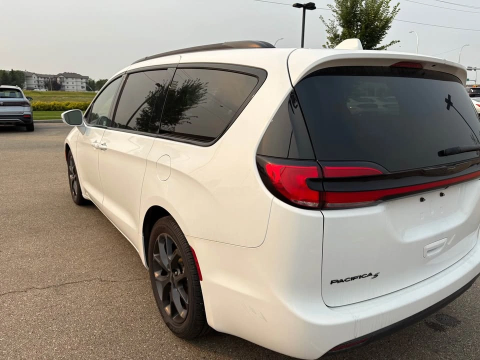 2022 Chrysler Pacifica - photo 4